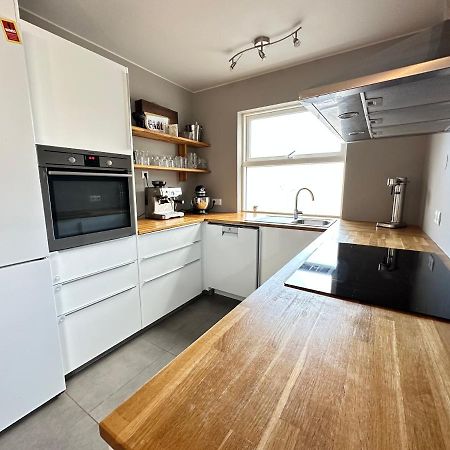 Spacious And Family Friendly Apartment In Kopavogur Reykjavík Eksteriør billede